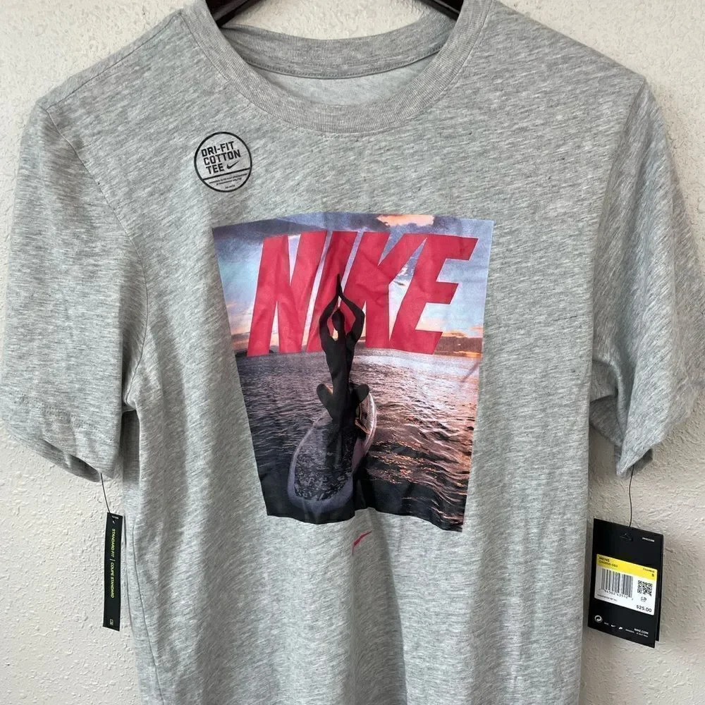 NWT Nike Men’s Yoga T-Shirt Size S